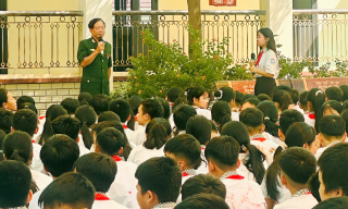 Truyền lửa cách mạng cho thế hệ trẻ